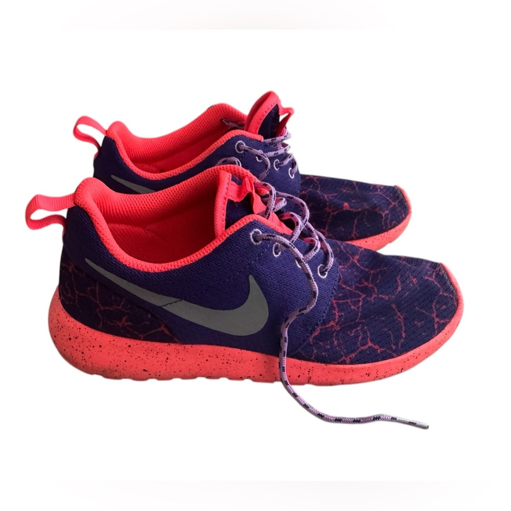 Nike Roshe GS Size 5.5Y Lava Purple Metallic Silver Running Shoes/Sneakers